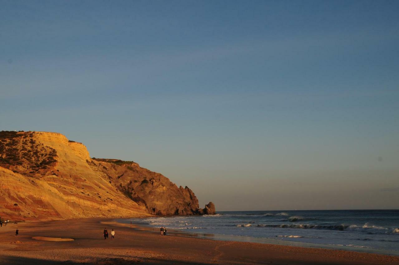 Хостел Jho'La Surf Camp Praia Da Luz Экстерьер фото